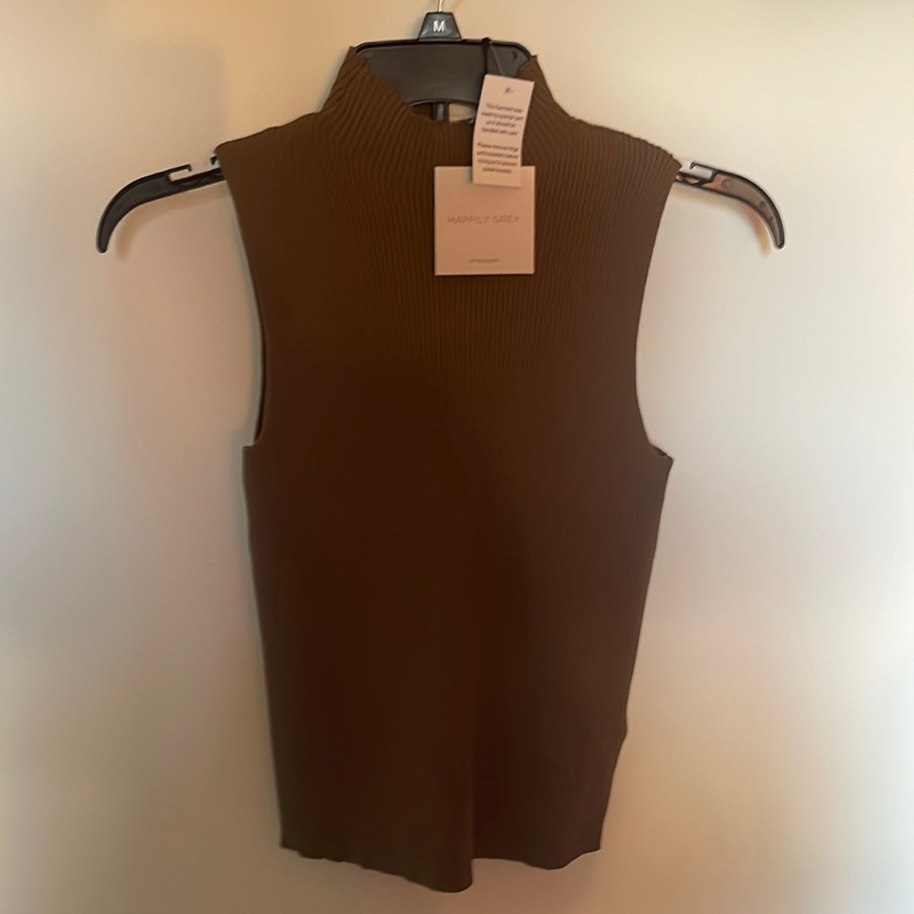 Happily Grey sleeveless mock crop top